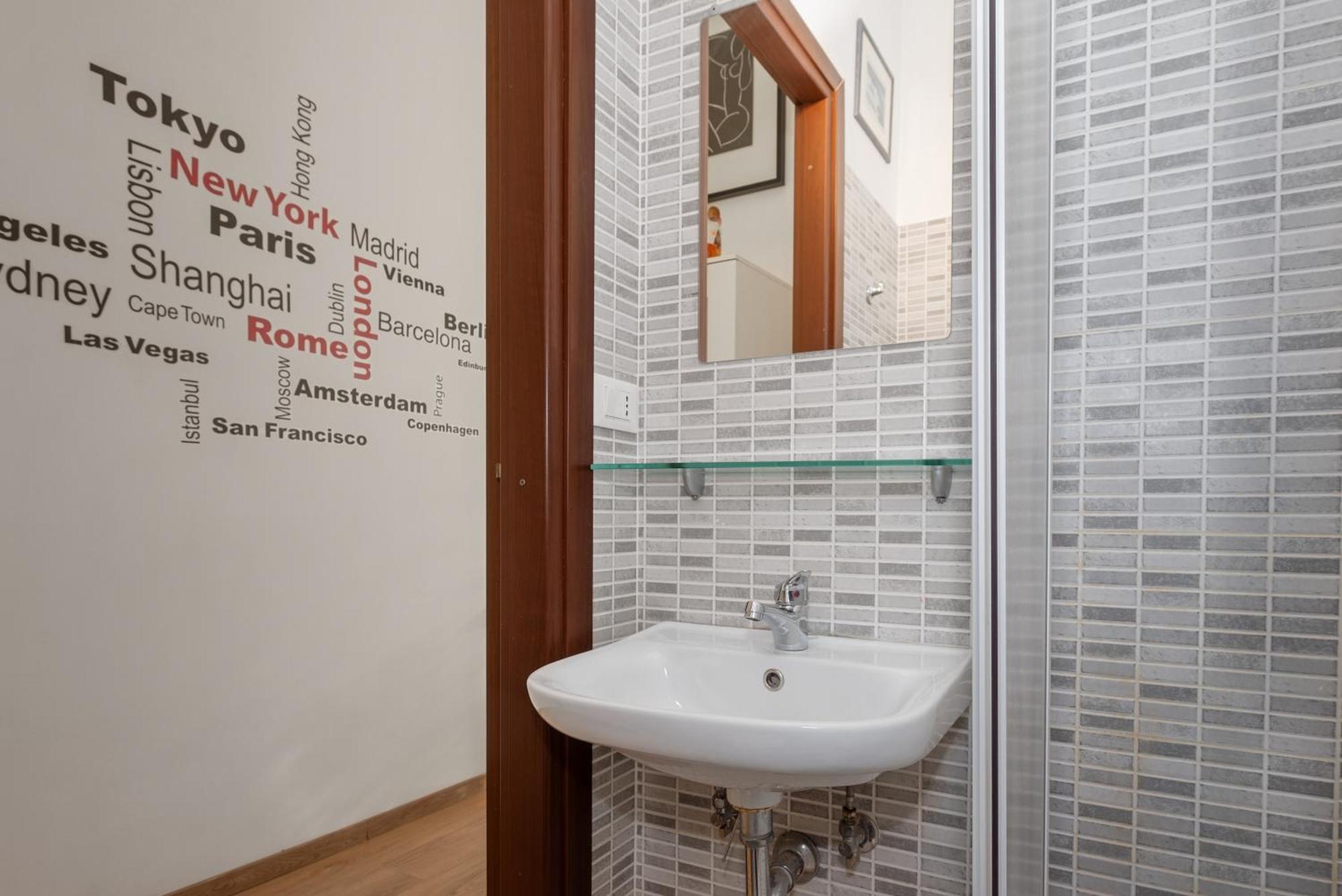 Central Little Basic Apartment Roma Exterior foto